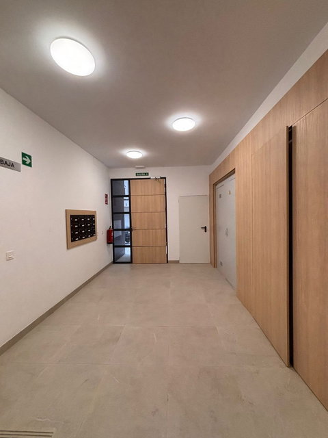 Middle Floor Apartment in Estepona, Costa del Sol – 2 beds – 450000 € - photo 19 of 21