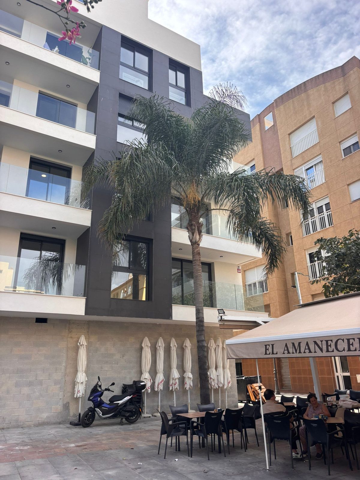 Middle Floor Apartment in Estepona, Costa del Sol – 2 beds – 450000 € - photo 20 of 21