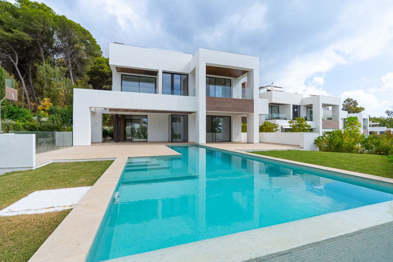 Detached Villa in Marbella, Costa del Sol – 4 beds – 4200000 €
