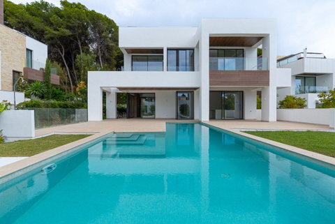 Detached Villa in Marbella, Costa del Sol – 4 beds – 4200000 € - photo 2 of 38
