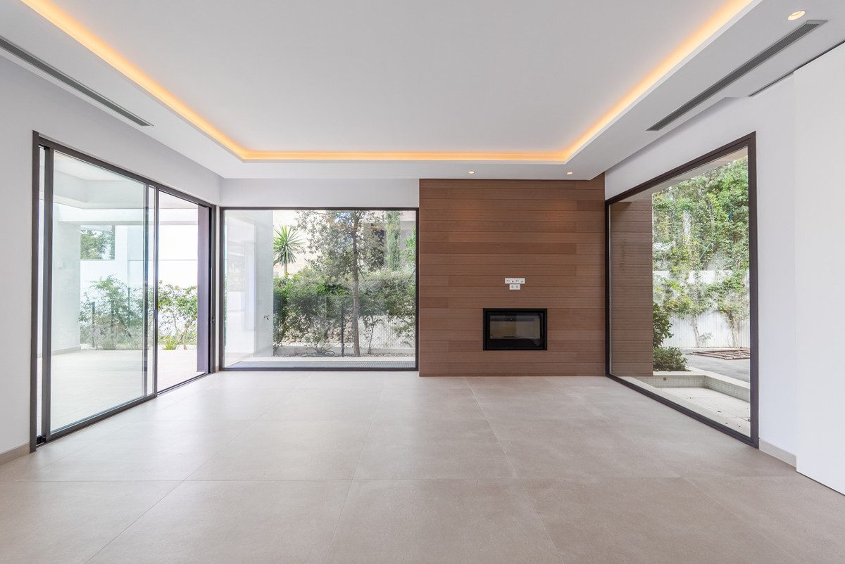 Detached Villa in Marbella, Costa del Sol – 4 beds – 4200000 € - photo 10 of 38