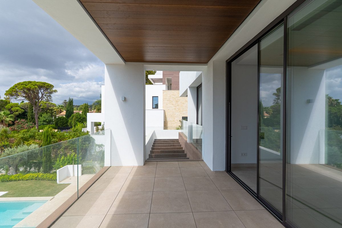 Detached Villa in Marbella, Costa del Sol – 4 beds – 4200000 € - photo 18 of 38