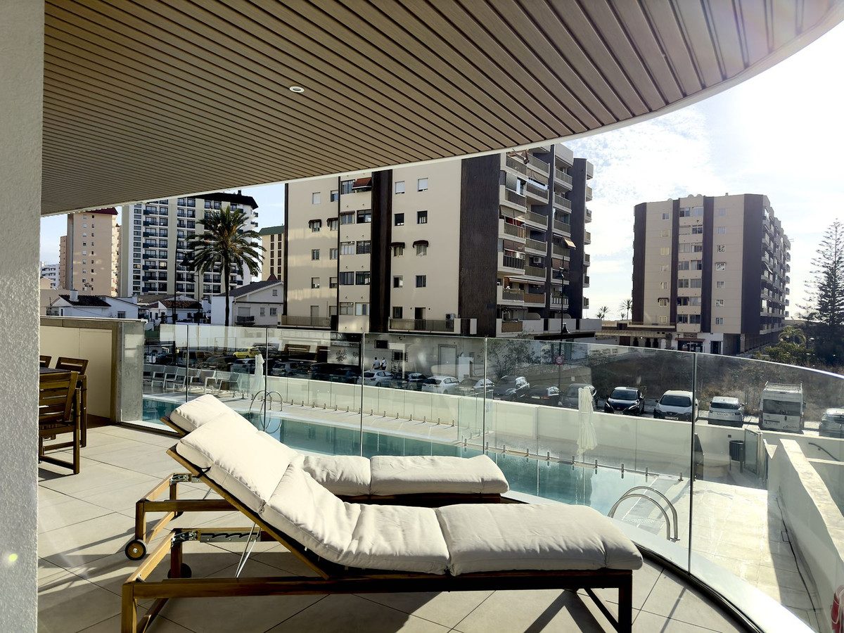 Middle Floor Apartment in Torremolinos, Costa del Sol – 2 beds – 719000 € - photo 3 of 54