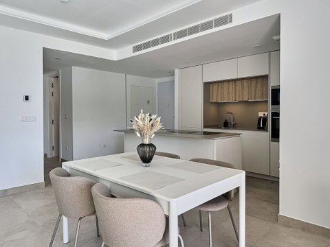 Middle Floor Apartment in Torremolinos, Costa del Sol – 2 beds – 719000 € - photo 11 of 54