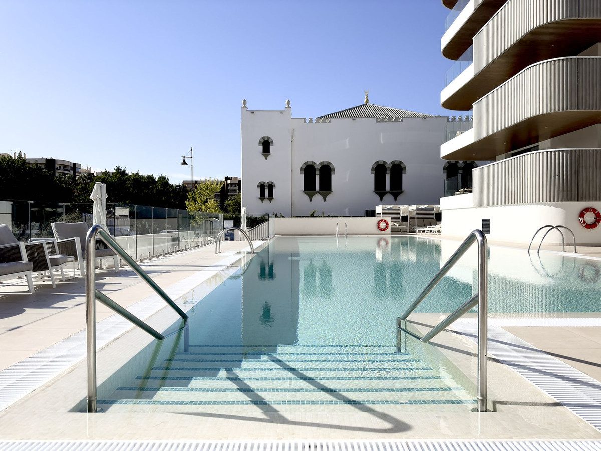 Middle Floor Apartment in Torremolinos, Costa del Sol – 2 beds – 719000 € - photo 29 of 54