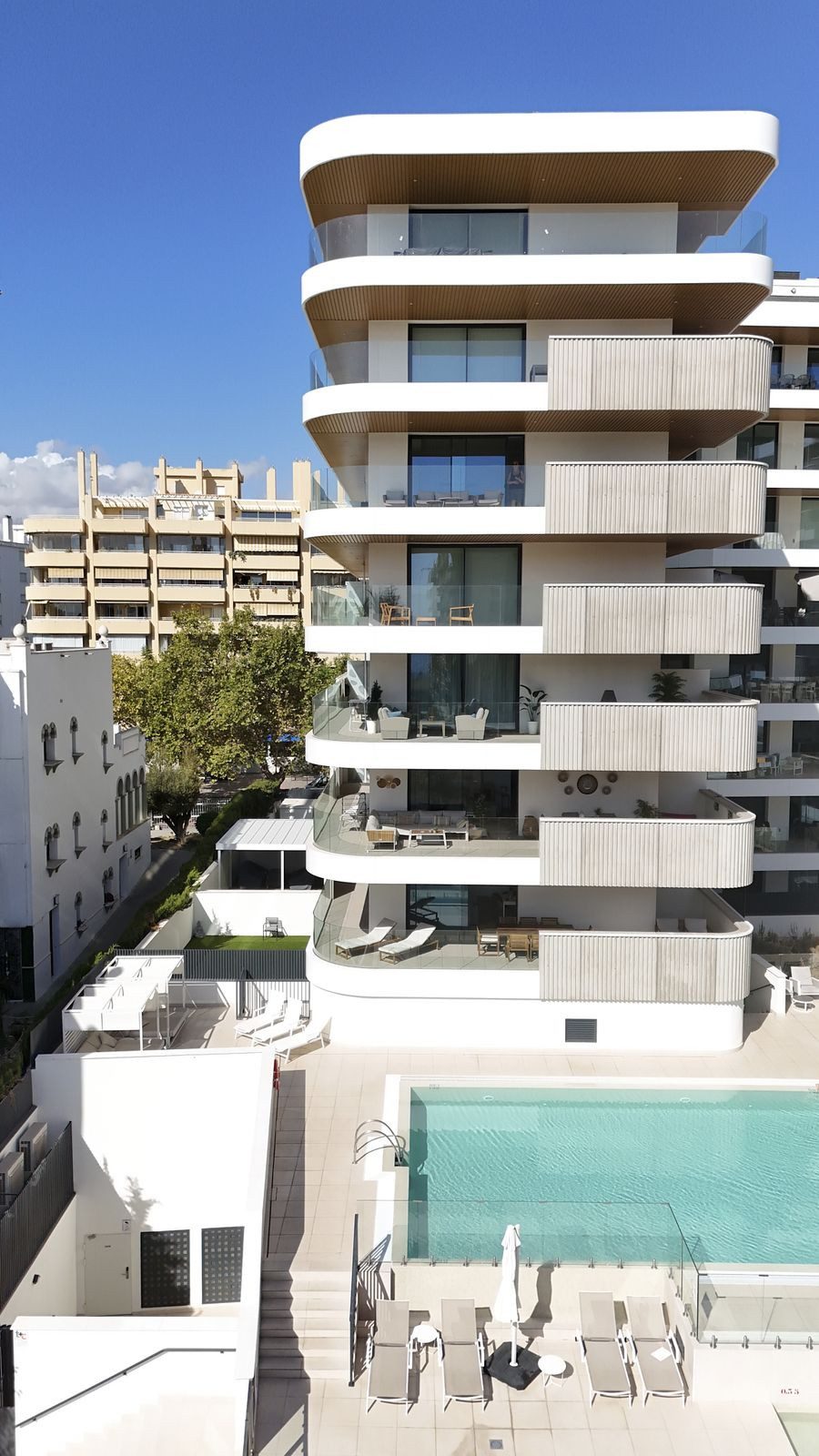 Middle Floor Apartment in Torremolinos, Costa del Sol – 2 beds – 719000 € - photo 51 of 54
