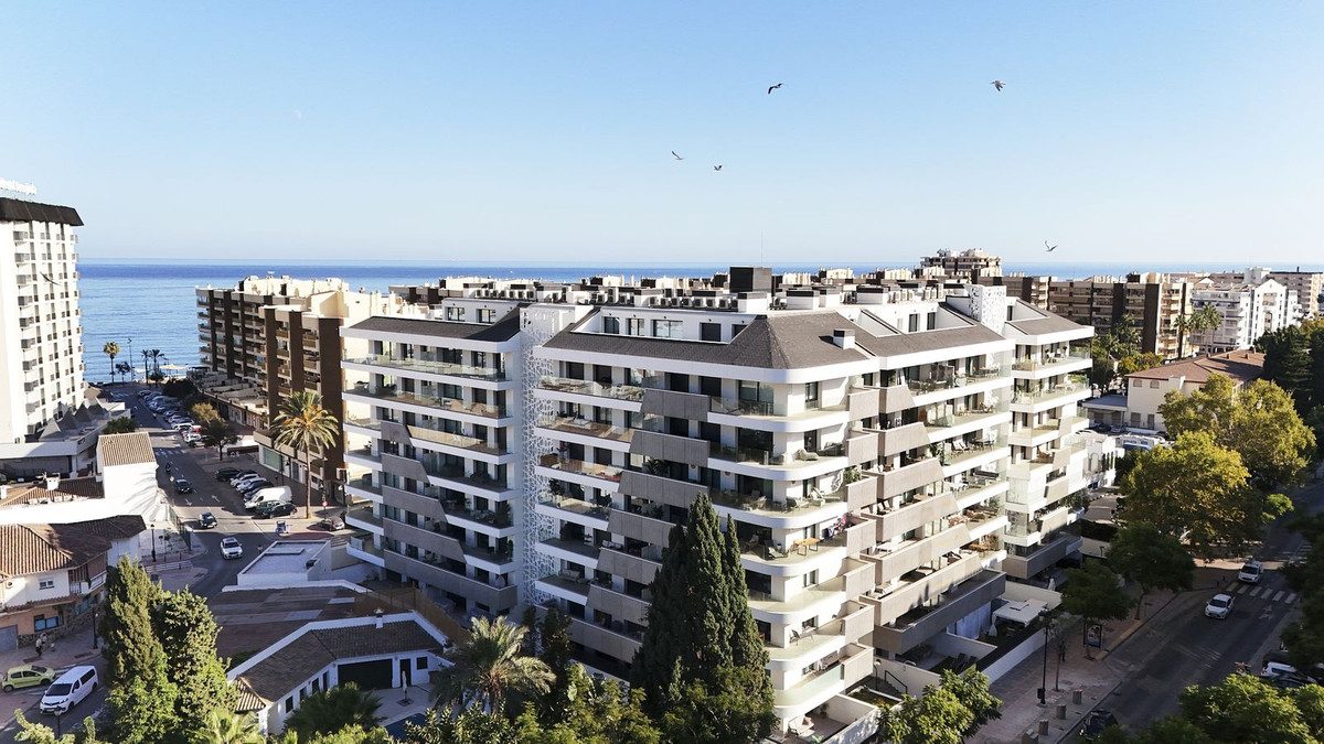 Middle Floor Apartment in Torremolinos, Costa del Sol – 2 beds – 719000 € - photo 53 of 54