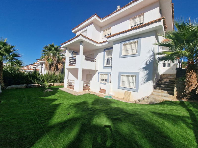 Detached Villa in Manilva, Costa del Sol – 5 beds – 550000 €