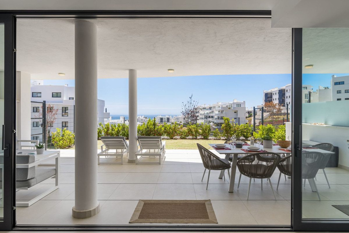 Ground Floor Apartment in Fuengirola, Costa del Sol – 2 beds – 599000 € - photo 2 of 31