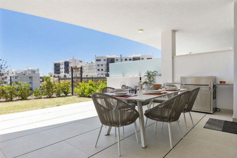 Ground Floor Apartment in Fuengirola, Costa del Sol – 2 beds – 599000 € - photo 5 of 31