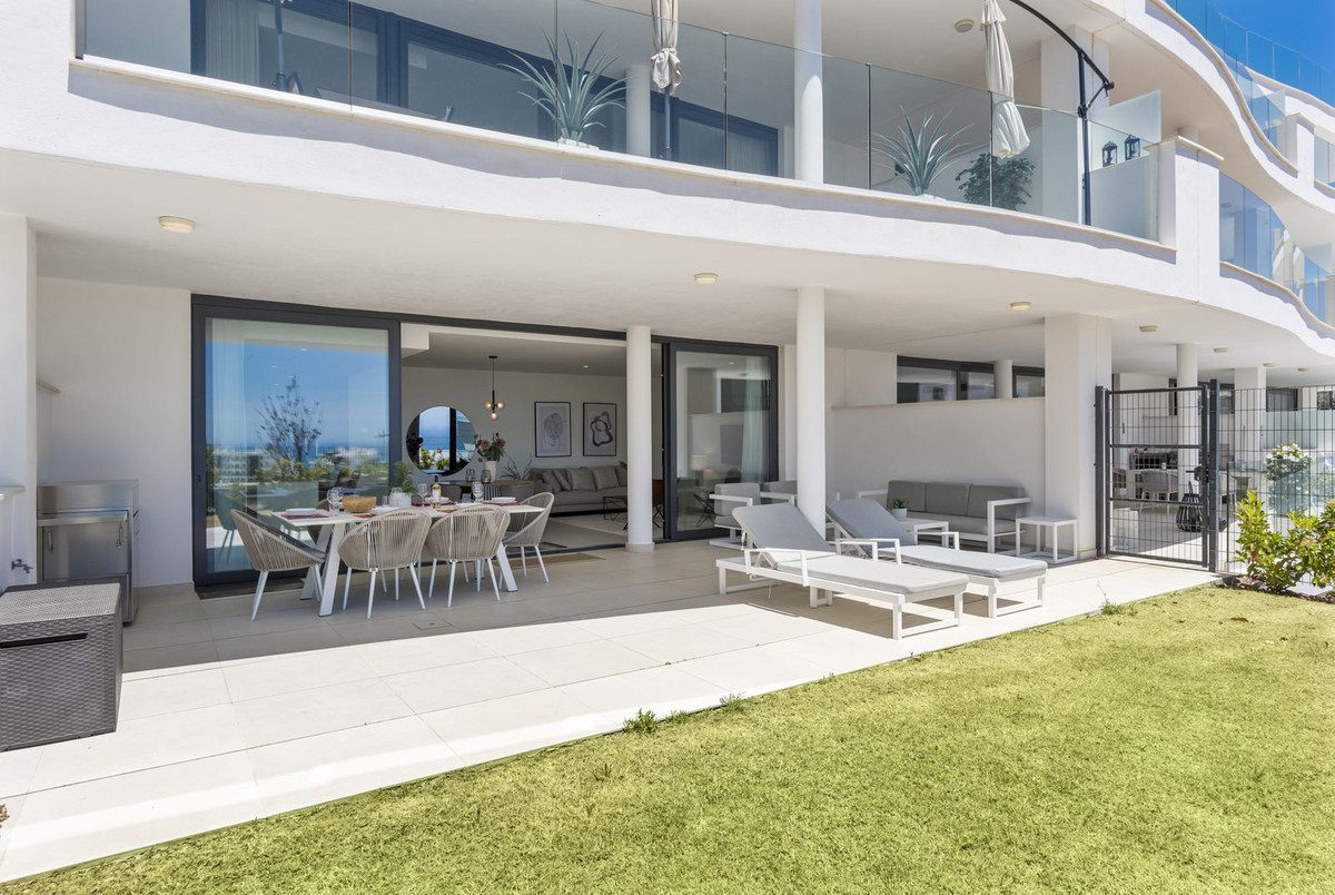 Ground Floor Apartment in Fuengirola, Costa del Sol – 2 beds – 599000 € - photo 8 of 31