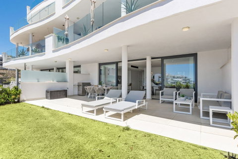 Ground Floor Apartment in Fuengirola, Costa del Sol – 2 beds – 599000 € - photo 9 of 31