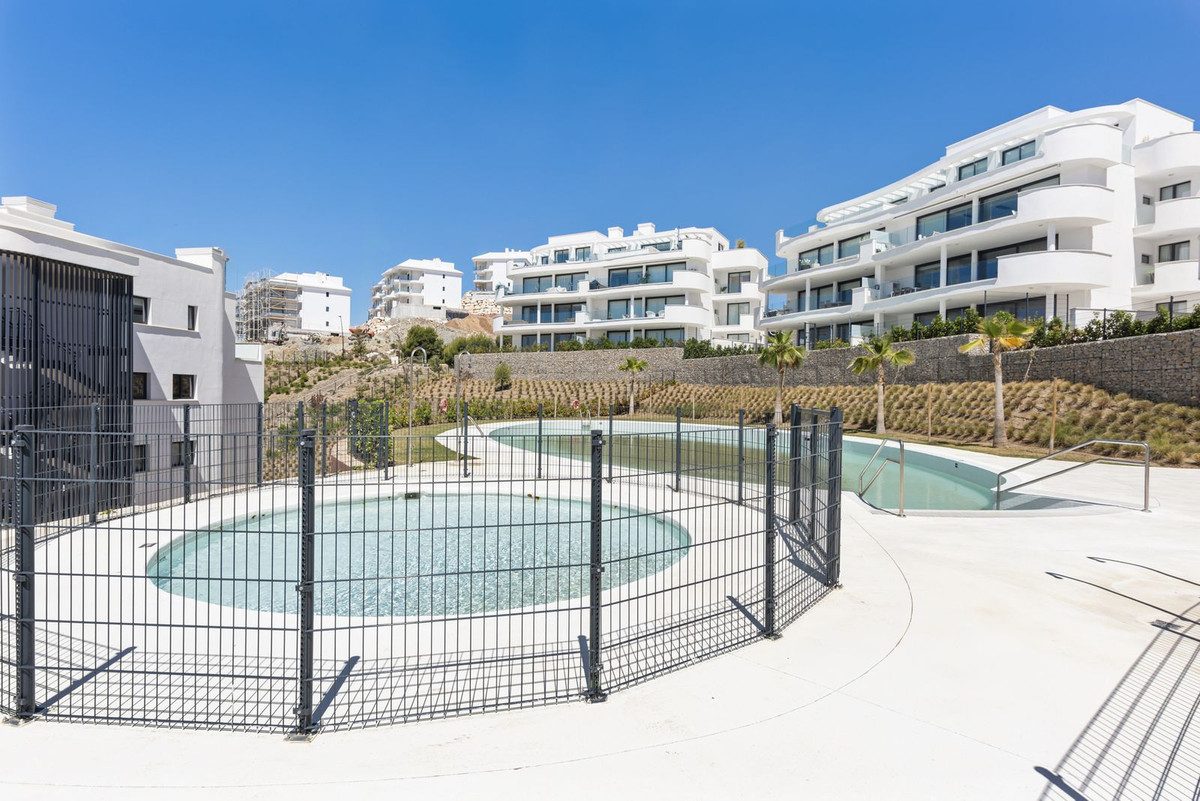 Ground Floor Apartment in Fuengirola, Costa del Sol – 2 beds – 599000 € - photo 10 of 31