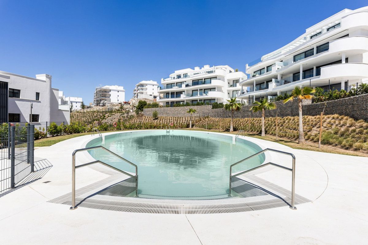 Ground Floor Apartment in Fuengirola, Costa del Sol – 2 beds – 599000 € - photo 14 of 31