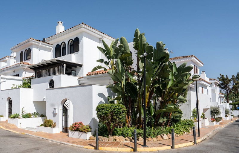 Townhouse in Estepona, Costa del Sol – 3 beds – 680000 €