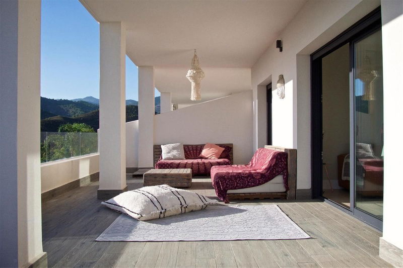 Middle Floor Apartment in Estepona, Costa del Sol – 2 beds – 385000 €