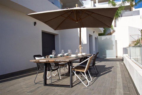 Middle Floor Apartment in Estepona, Costa del Sol – 2 beds – 385000 € - photo 6 of 20