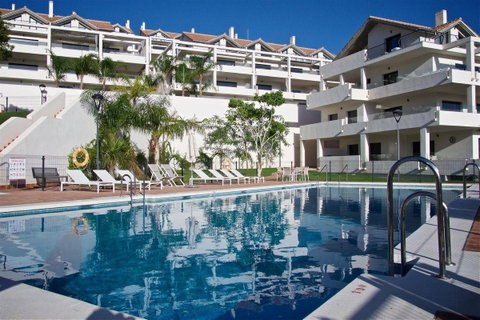 Middle Floor Apartment in Estepona, Costa del Sol – 2 beds – 385000 € - photo 16 of 20