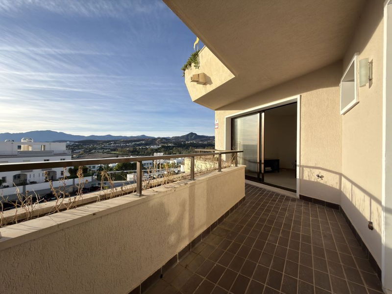 Middle Floor Apartment in Estepona, Costa del Sol – 2 beds – 289000 €