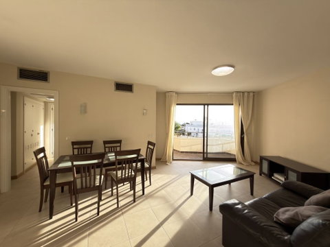 Middle Floor Apartment in Estepona, Costa del Sol – 2 beds – 289000 € - photo 4 of 36