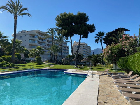 Middle Floor Apartment in Estepona, Costa del Sol – 2 beds – 289000 € - photo 10 of 36