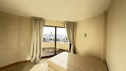 Middle Floor Apartment in Estepona, Costa del Sol – 2 beds – 289000 € - photo 16 of 36