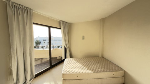 Middle Floor Apartment in Estepona, Costa del Sol – 2 beds – 289000 € - photo 19 of 36