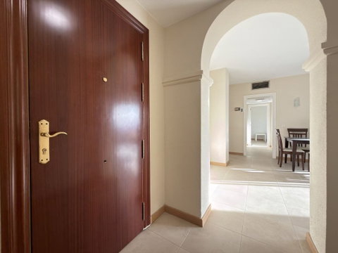 Middle Floor Apartment in Estepona, Costa del Sol – 2 beds – 289000 € - photo 25 of 36