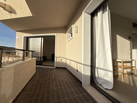 Middle Floor Apartment in Estepona, Costa del Sol – 2 beds – 289000 € - photo 29 of 36