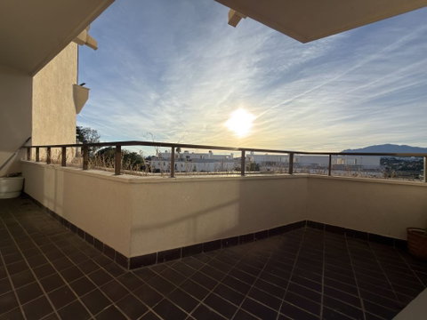 Middle Floor Apartment in Estepona, Costa del Sol – 2 beds – 289000 € - photo 33 of 36