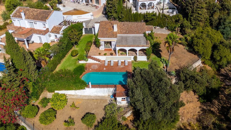 Detached Villa in Marbella, Costa del Sol – 2 beds – 825000 €