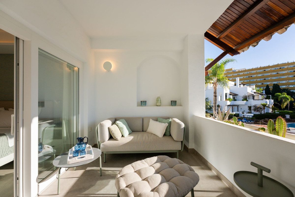 Middle Floor Apartment in Marbella, Costa del Sol – 3 beds – 1950000 € - photo 14 of 43