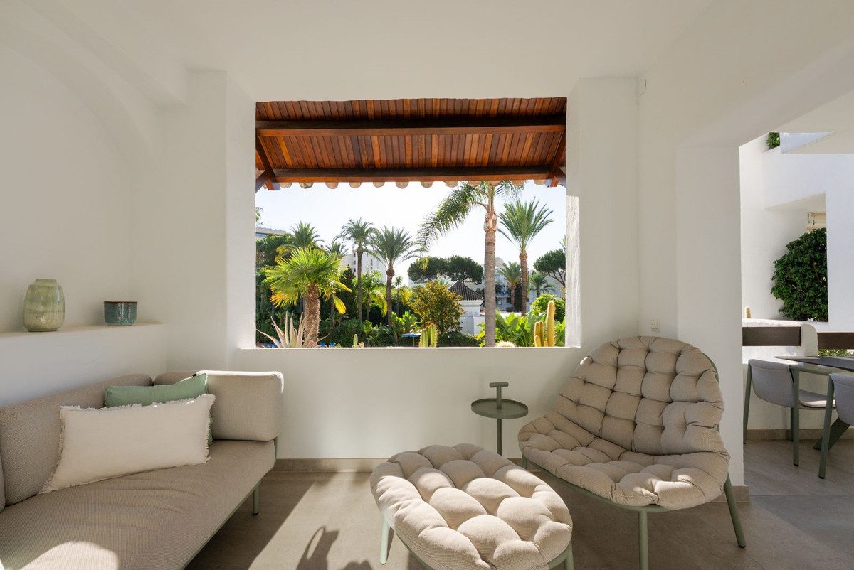 Middle Floor Apartment in Marbella, Costa del Sol – 3 beds – 1950000 € - photo 15 of 43