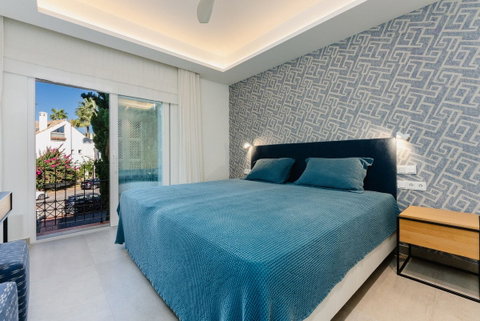 Middle Floor Apartment in Marbella, Costa del Sol – 3 beds – 1950000 € - photo 20 of 43