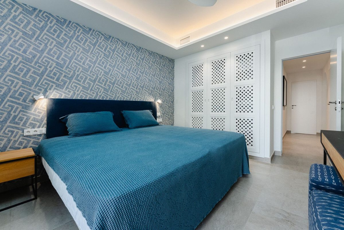 Middle Floor Apartment in Marbella, Costa del Sol – 3 beds – 1950000 € - photo 21 of 43