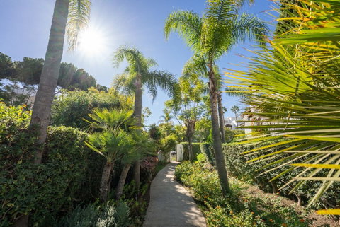 Middle Floor Apartment in Marbella, Costa del Sol – 3 beds – 1950000 € - photo 33 of 43