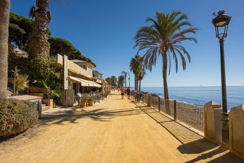 Middle Floor Apartment in Marbella, Costa del Sol – 3 beds – 1950000 € - photo 38 of 43