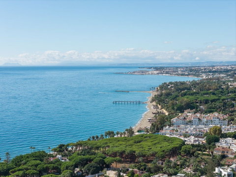Middle Floor Apartment in Marbella, Costa del Sol – 3 beds – 1950000 € - photo 39 of 43