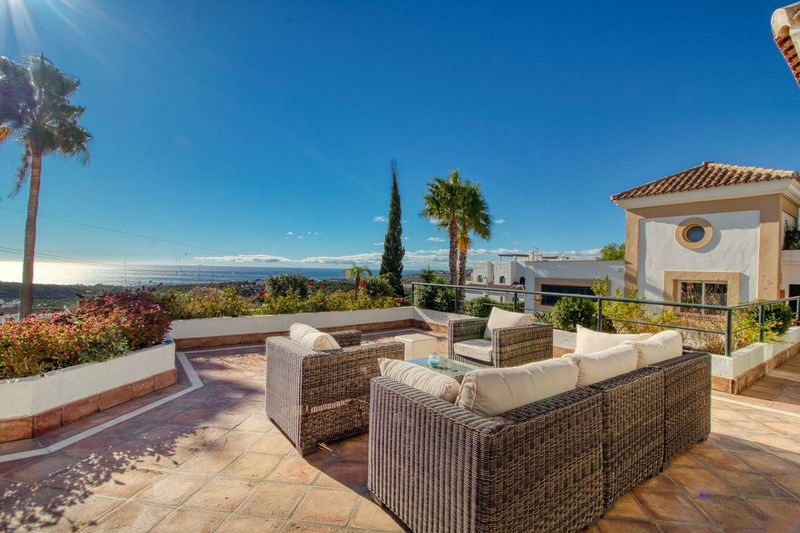 Middle Floor Apartment in Casares, Costa del Sol – 2 beds – 535000 €