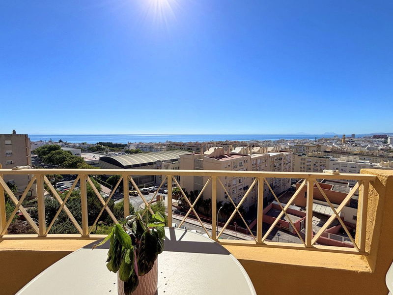 Middle Floor Apartment in Estepona, Costa del Sol – 4 beds – 365000 €