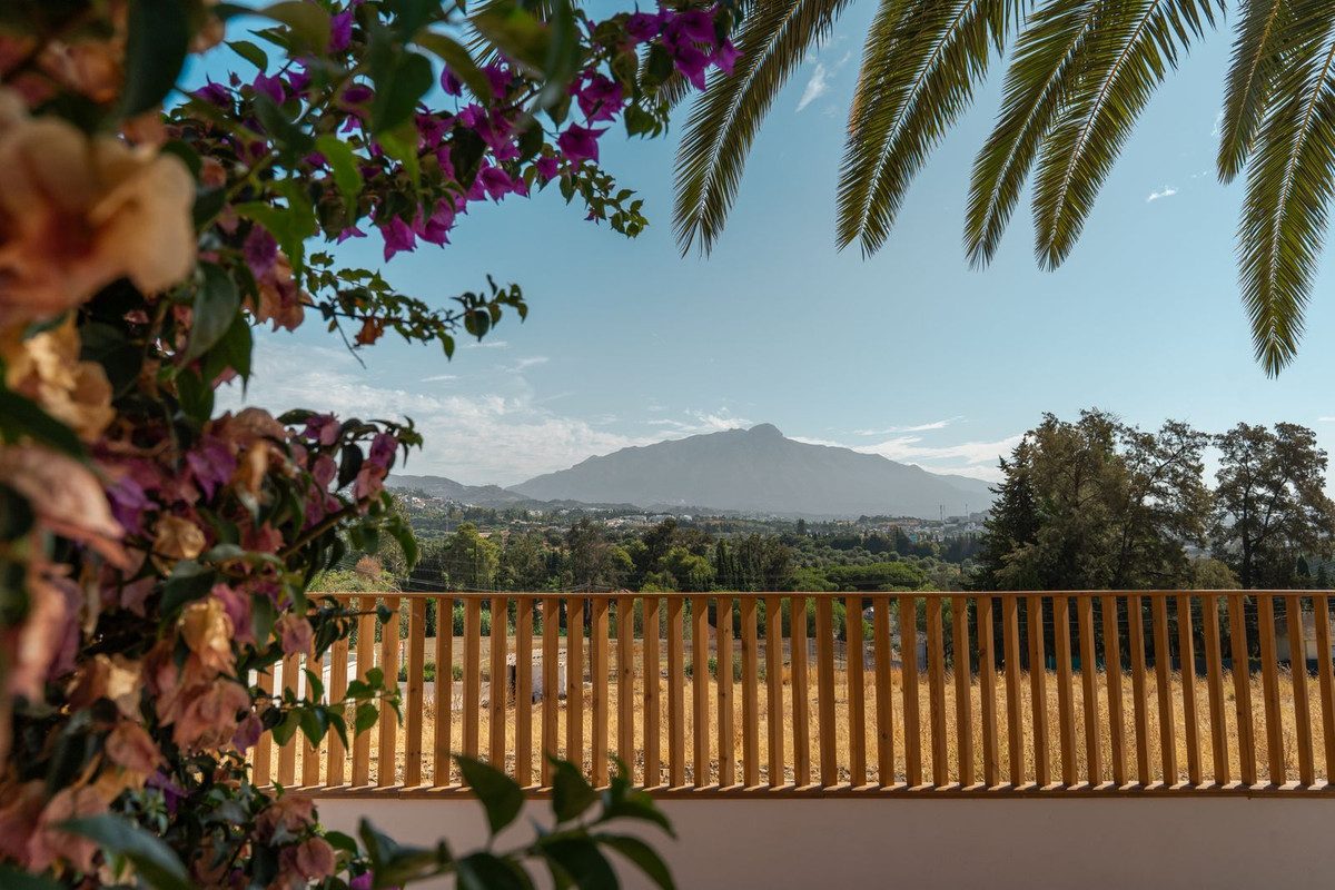 Detached Villa in Marbella, Costa del Sol – 4 beds – 1695000 € - photo 5 of 31