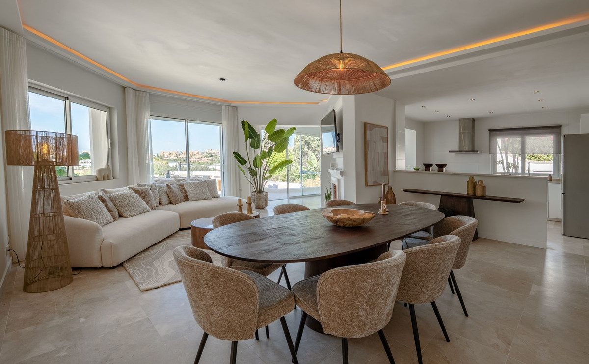 Detached Villa in Marbella, Costa del Sol – 4 beds – 1695000 € - photo 10 of 31