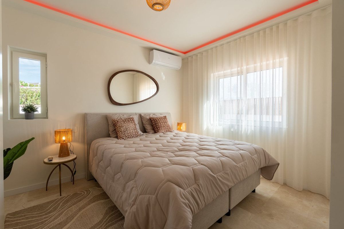 Detached Villa in Marbella, Costa del Sol – 4 beds – 1695000 € - photo 16 of 31