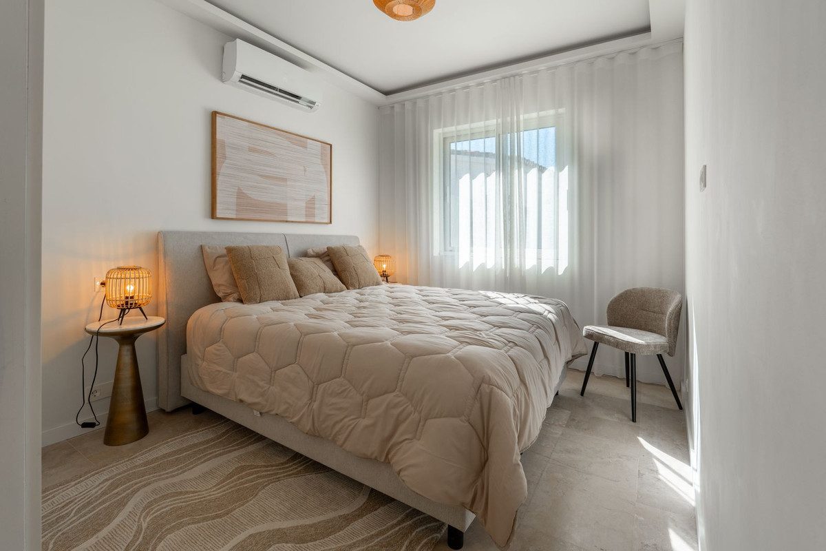 Detached Villa in Marbella, Costa del Sol – 4 beds – 1695000 € - photo 18 of 31