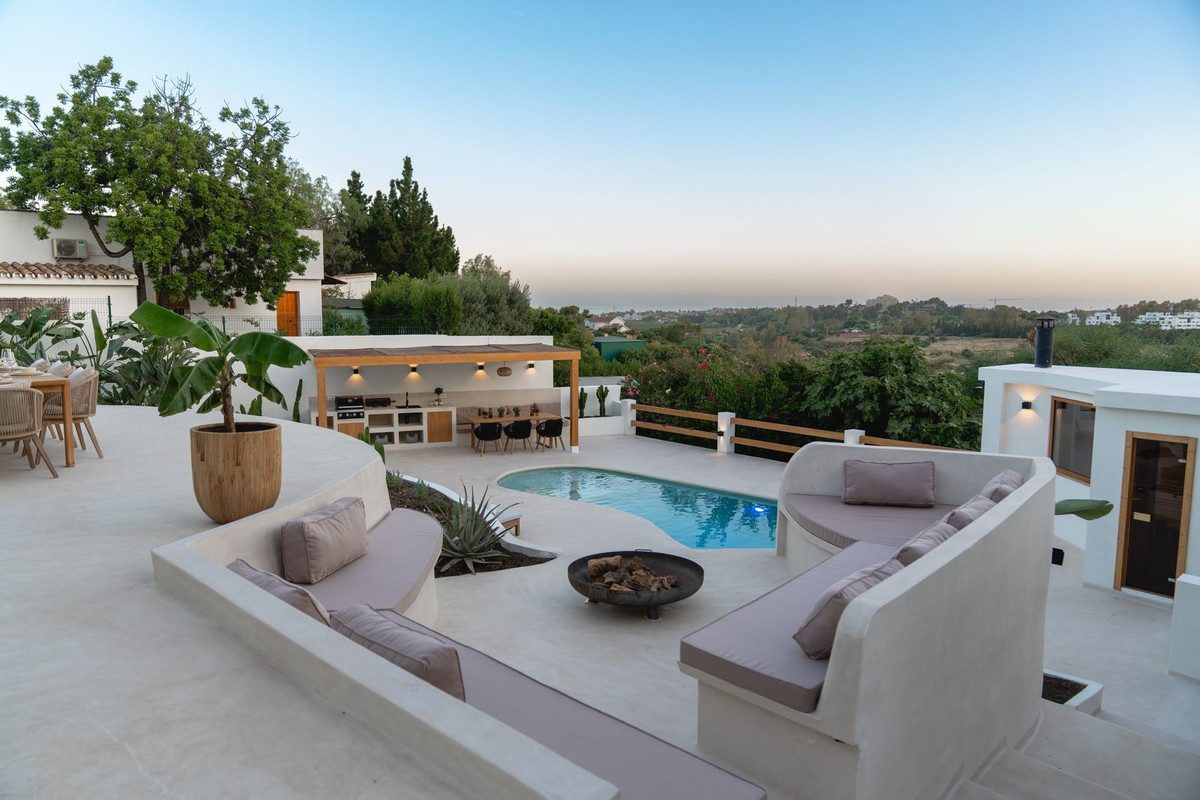 Detached Villa in Marbella, Costa del Sol – 4 beds – 1695000 € - photo 28 of 31