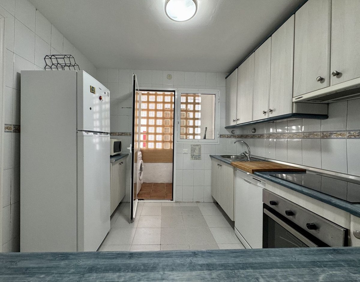 Middle Floor Apartment in Torremolinos, Costa del Sol – 2 beds – 285000 € - photo 6 of 19