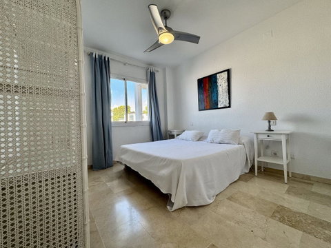 Middle Floor Apartment in Torremolinos, Costa del Sol – 2 beds – 285000 € - photo 9 of 19