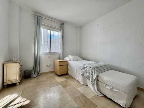 Middle Floor Apartment in Torremolinos, Costa del Sol – 2 beds – 285000 € - photo 13 of 19