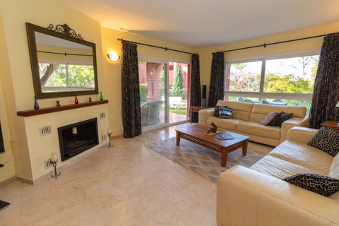 Ground Floor Apartment in Marbella, Costa del Sol – 3 beds – 675000 € - photo 3 of 30