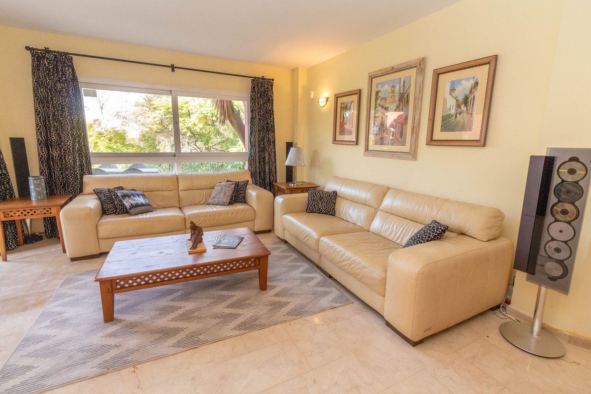 Ground Floor Apartment in Marbella, Costa del Sol – 3 beds – 675000 € - photo 11 of 30